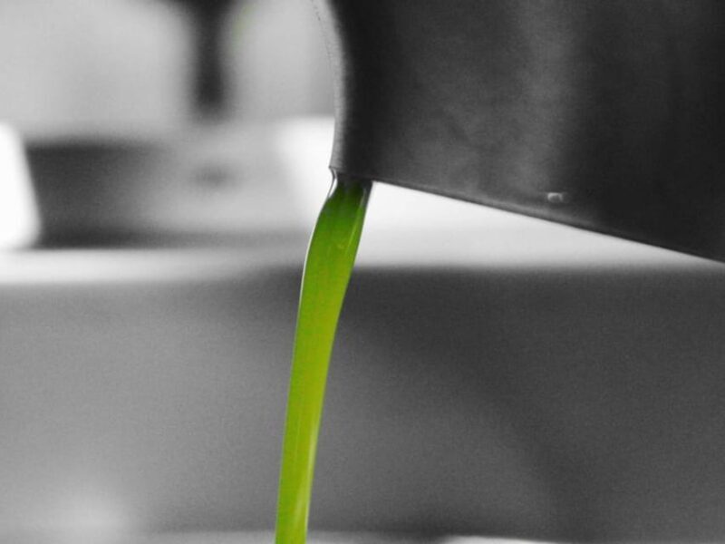 Olive Mill Tour With Oil and Food Tastings Near Pisa - Tasting Experience: Extra Virgin Olive Oils