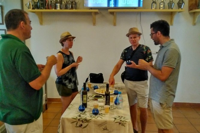 Olive Oil Tour and Visit to Belchite Old Town - Transportation Details