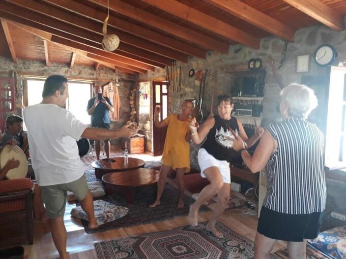 Olive Tasting & Rustic Lunch in Country Home With Live Music - Rustic Lunch Details