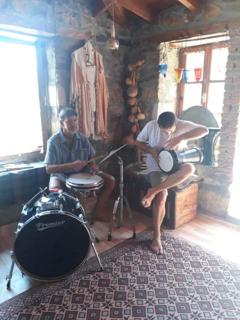 Olive Tasting & Rustic Lunch in Country Home With Live Music - Post-Lunch Activities
