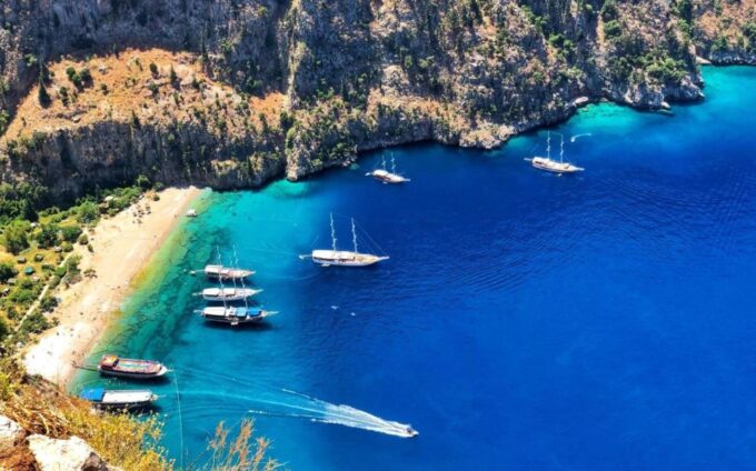 Ölüdeniz: Butterfly Valley Boat Trip With Buffet Lunch - Lunch and Refreshments