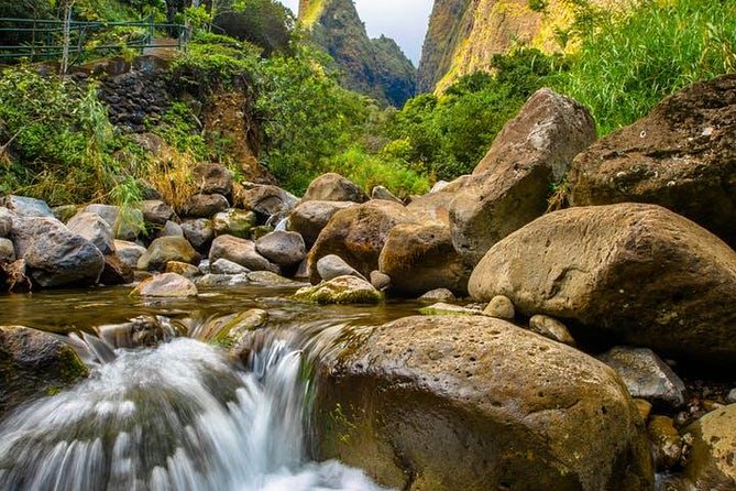 One Day Heavenly Hana Tour: Island Hopping From Oahu to Maui - Key Points