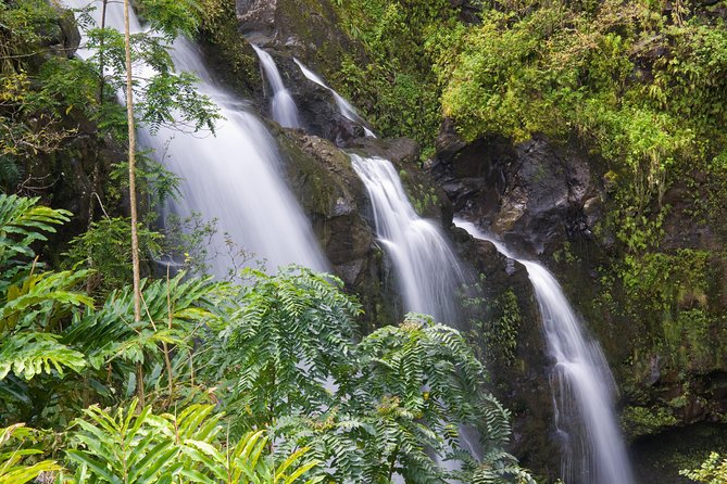 One Day Heavenly Hana Tour: Island Hopping From Oahu to Maui - Local Treats and Photo Opportunities