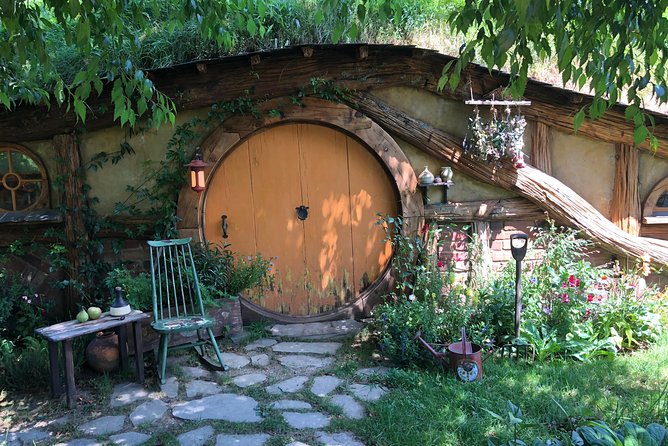 One Day Hobbiton Movie Set Visit From Auckland - What to Expect