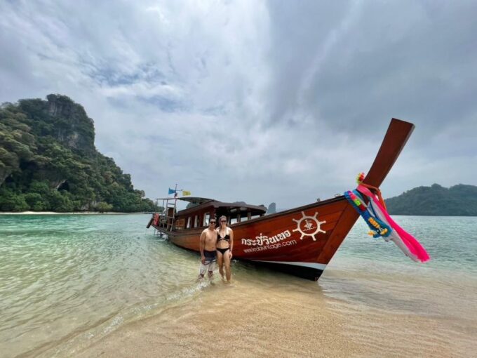 One Day Hong Island Private by Luxury Vintage Boat - Frequently Asked Questions