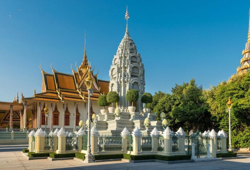 One Day Private Guide Tour History in Phnom Penh - Silver Pagoda