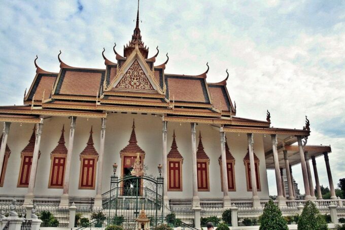 One Day Private Guide Tour History in Phnom Penh - Frequently Asked Questions