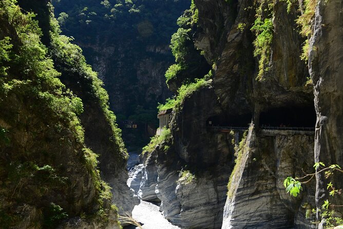 One-Day Private Guided Tour in Taroko Gorge From Hualien - Private Tour Experience