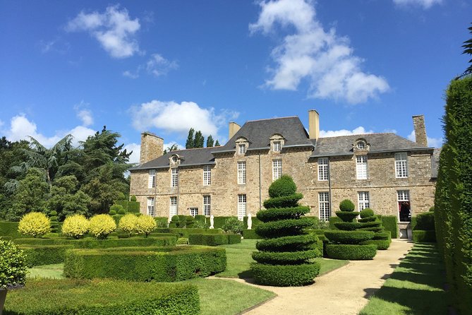 One Day Stroll in the Small Towns of Character of Ile Et Nilaine - Discovering Charming Architecture