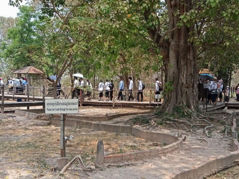 One Day Trip Included With Royal Palace - Cancellation and Payment Options
