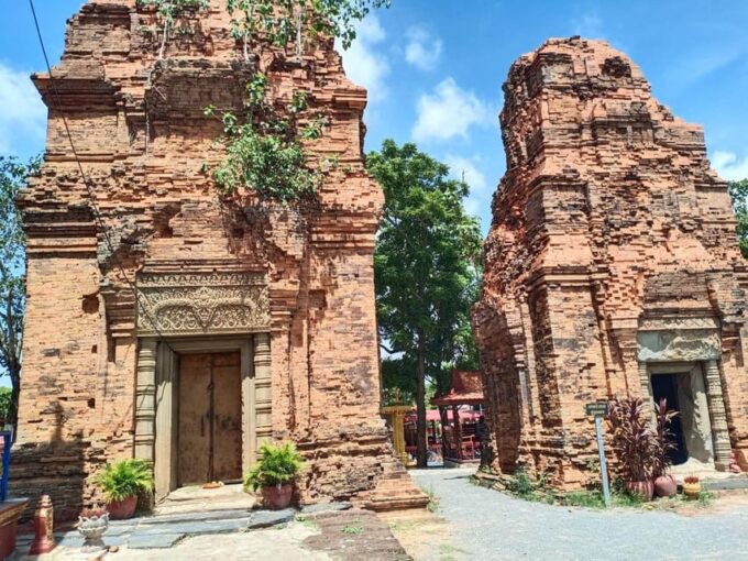 One Day Trip to Phnom Da, Neang Khmao, Chiso Temples - Phnom Chisor Mountain Temple