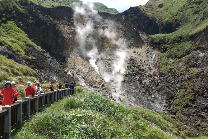 One-day Yangmingshan NP Beitou Hot Spring Park and Tamsui Tour Package - Tour Reviews and Pricing