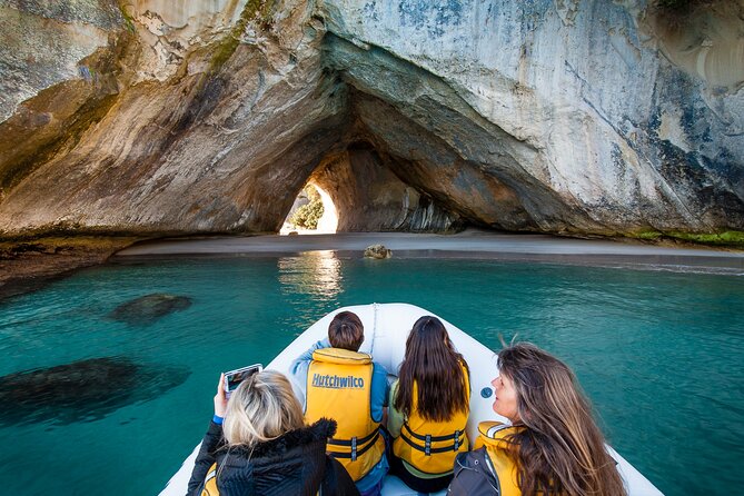 One Hour Cathedral Cove Boat Tour in Hahei - Inclusions and Accessibility
