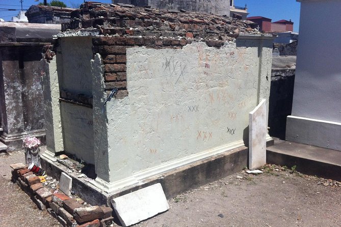 One Hour Saint Louis Cemetery Number One Walking Tour - Meeting and Pickup Details