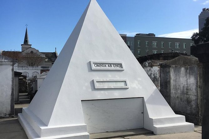 One Hour Saint Louis Cemetery Number One Walking Tour - Tour Duration and Distance
