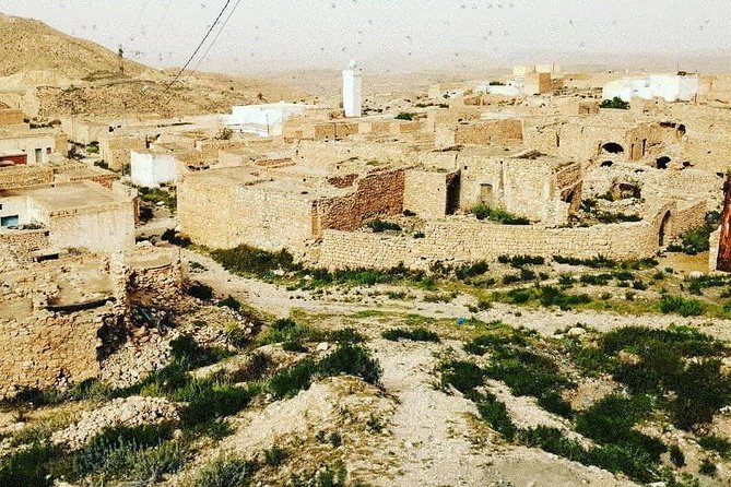 One Night Under the Tent: Tataouine - Chenini - Ksar Ghilane - Matmata - Tataouine Overnight