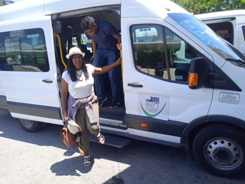 One-Way or Round Trip Airport Transfer to Puerto Morelos - Meeting Points