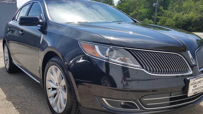 One-Way Private Luxury OHare Airport Curbside Transfer by Sedan - Transportation Connections