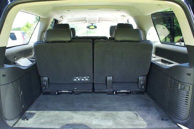 One-Way Private MDW Meet and Greet Luxury Airport Transfer - Meeting and Drop-off Details