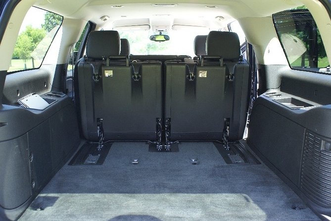 One-Way Private MDW Meet and Greet Luxury Airport Transfer - Availability and Duration