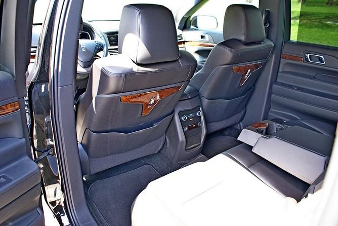 One-Way Private ORD Airport Meet and Greet Transfer by Sedan - Meeting and Drop-off Details