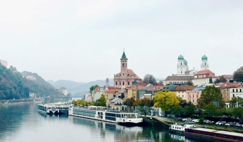 One Way Private Transfer Passau to Prague via ČEský Krumlov - Guided Tour Highlights