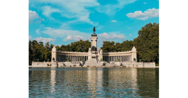 One-Way Private Transfer To/From Lisbon Airport and Madrid - Included in the Transfer