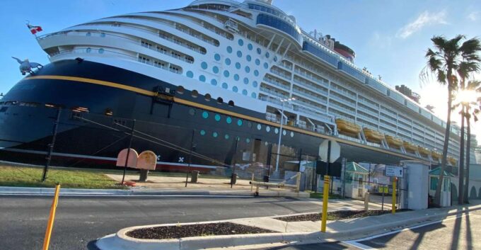 One Way Private Transfer to Port Canaveral - Cruise Terminal Pickups