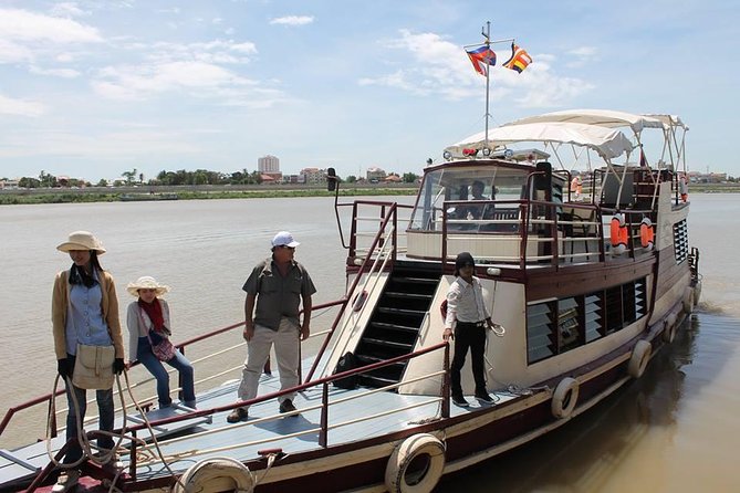 One-Way River Cruise/Road Tour From Phnom Penh to Siem Reap or Siem Reap to PP - Inclusions and Amenities