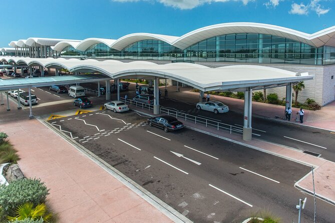 One Way Shared Shuttle NAS Airport to Cable Bch Hotels-Free Wifi - About Your Stay