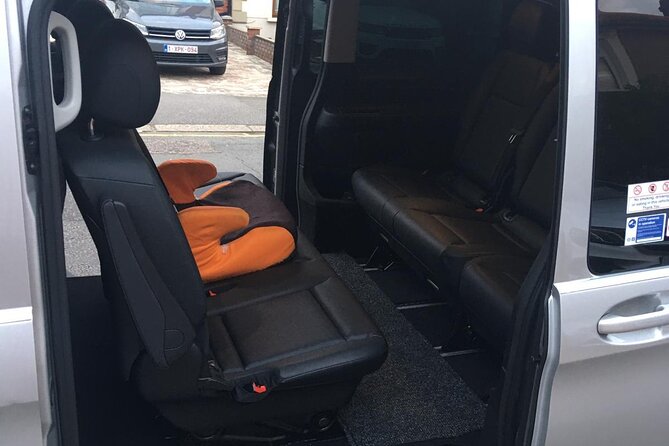 One-Way Taxi Transfer From Gatwick Airport to London - Safety and Child Seats