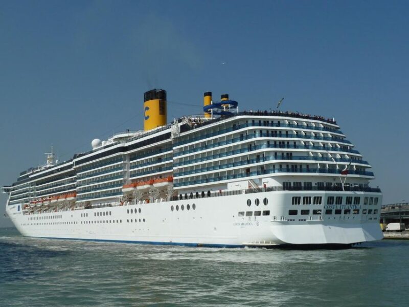 ONE-WAY TRANSFER FROM AIX-EN-PROVENCE TO CRUISE PORT IN MARSEILLE - Efficient 30-Minute Duration