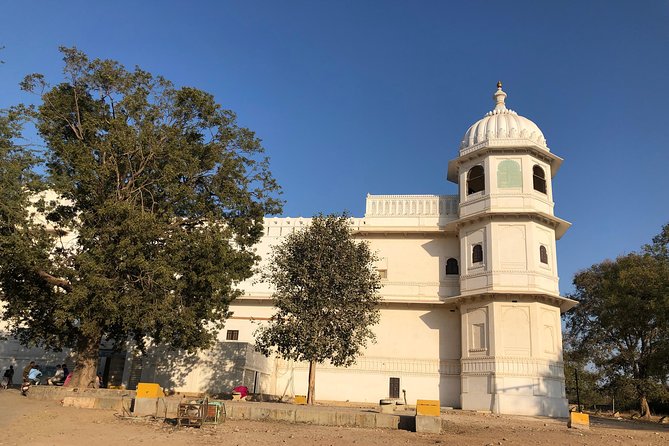 One Way Transfer From Bundi To Udaipur Drop With Optional Stop at Chittorgarh - Pickup Information