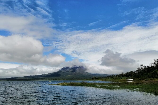 One-Way Transfer From La Fortuna to Monteverde Through Arenal Lake - Overview of the One-Way Transfer
