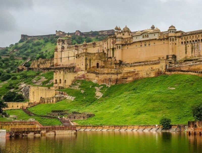 One Way Transfer From Udaipur To Jaipur - Private Tour Experience