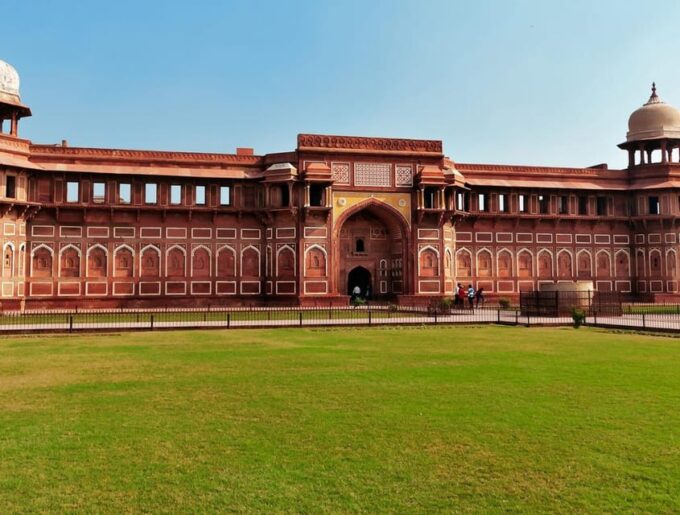 One Way Transfer Service From Jaipur To Agra - Option to Stop on the Way