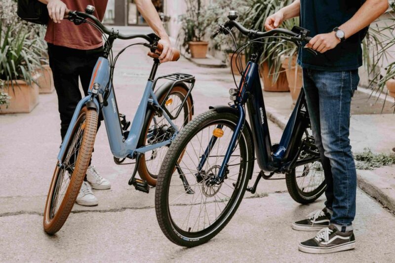 Onebike: Electric Bike Rental in the in the Heart the Paris - Bike Accessories and Personalization