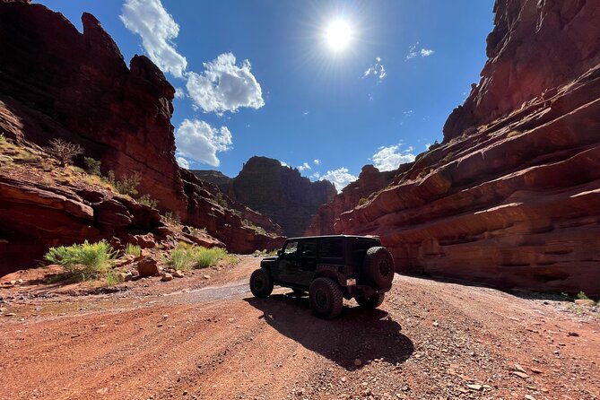 Onion Creek 4x4 Jeep Adventure With Slot Canyon Hike - Key Points