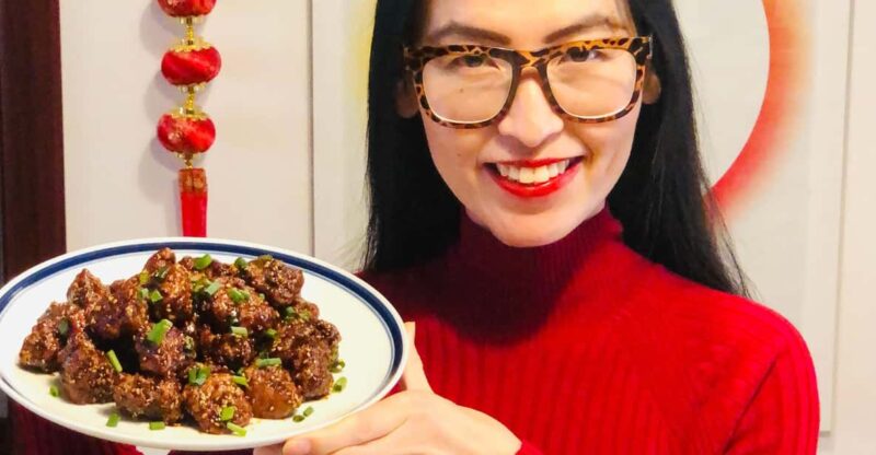 Online Cooking Class Sesame Chicken by Chef Sunflower Li - Instructor and Experience