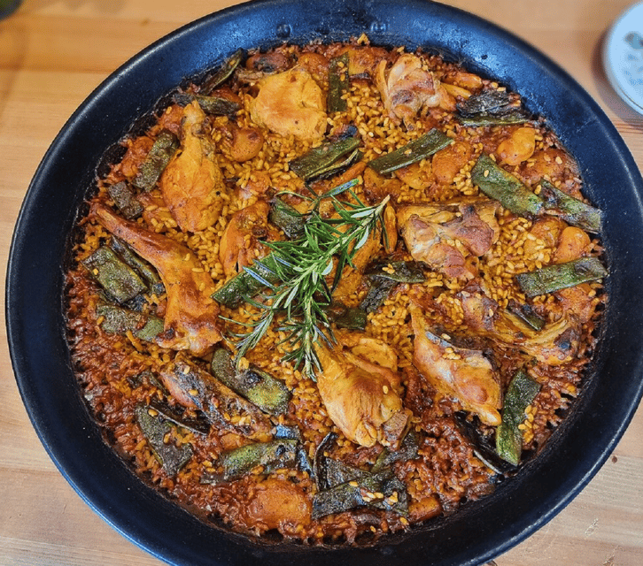 OnlyForYou, Paella Session at a Michelin-trained Chef's Home - Key Points