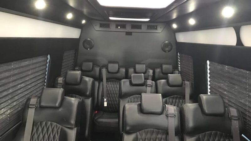 Ontario: International Airport to Los Angeles Transfer - Glamorous Stretch Limousine Experience