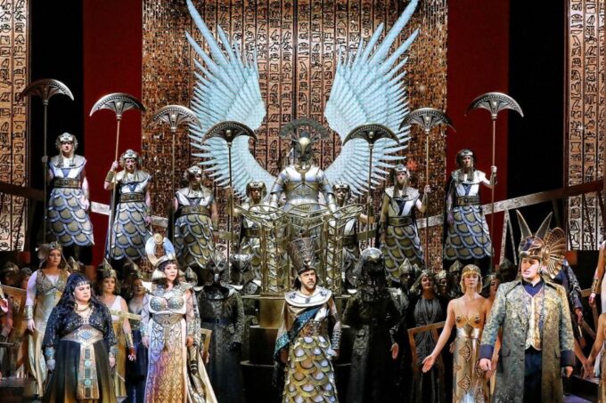 Opera Performance Tickets at the Sydney Opera House - Getting to the Venue