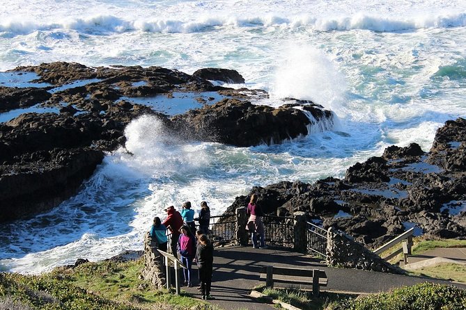 Oregon Coastal Tour: Florence to Yachats - Exploring Beaches and Small Towns