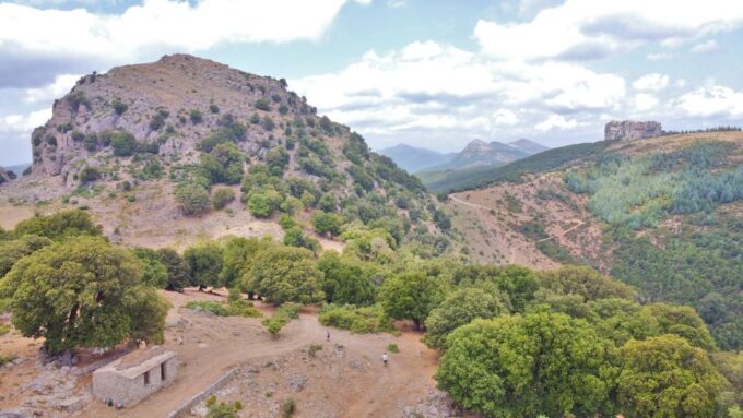 Orgosolo: 4x4 Private Tour in Supramonte W/ Murals Visit - Guided Walk