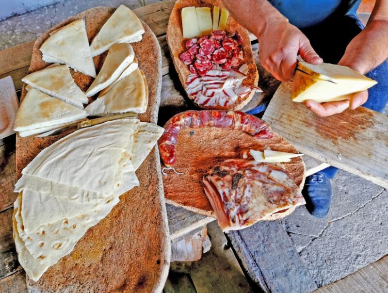 Orgosolo Experience: Murals and Culture With a Typical Lunch - Itinerary Highlights