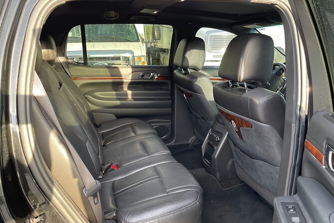 Orlando Airport MCO to Port Canaveral Luxury Sedan - Amenities and Accessibility