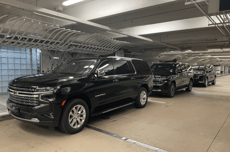 Orlando: MCO Airport - Universal Resorts Luxury Transfer - Driver Services