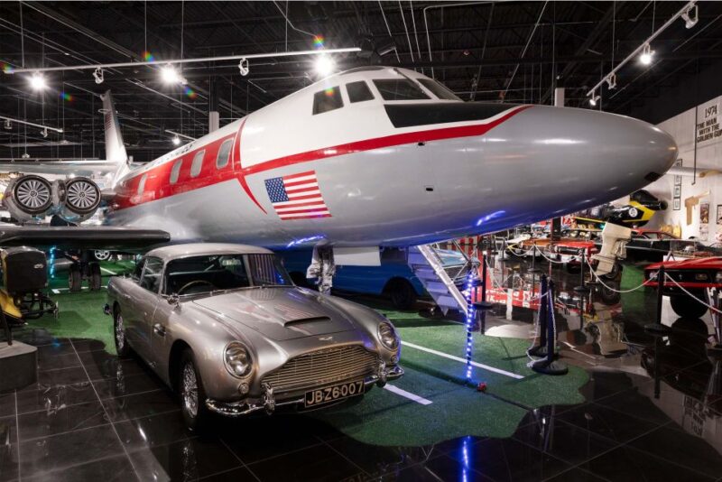 Orlando: Orlando Auto Museum at Dezerland Park - Hollywood Icon Vehicles
