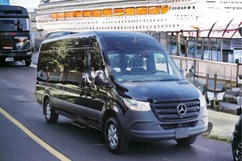 Orlando: SeaWorld Shuttle Service - Seamless SeaWorld Experience