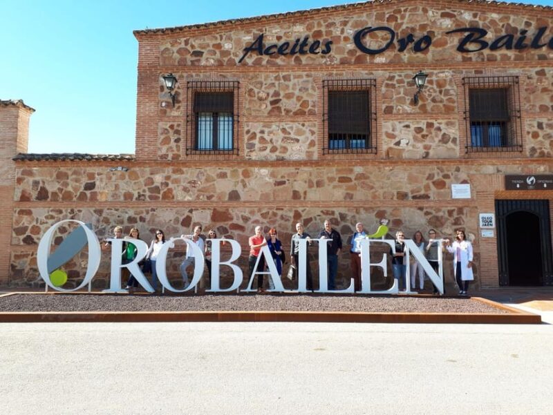 Oro Bailén: Tour of Oro Bailen Grove + Mill + Tasting - Learning About Olive Varieties